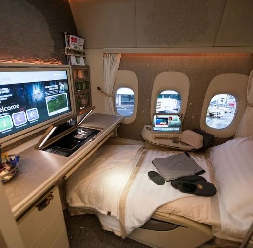 First Class lounge with spa services